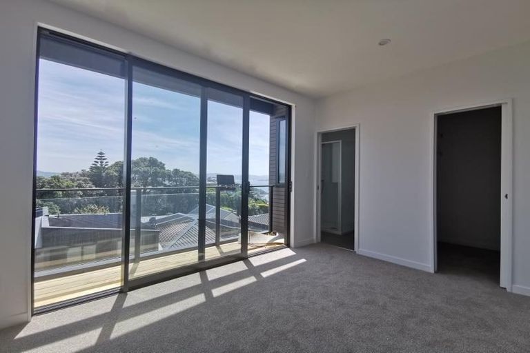 Photo of property in 2/80 Seatoun Heights Road, Seatoun, Wellington, 6022