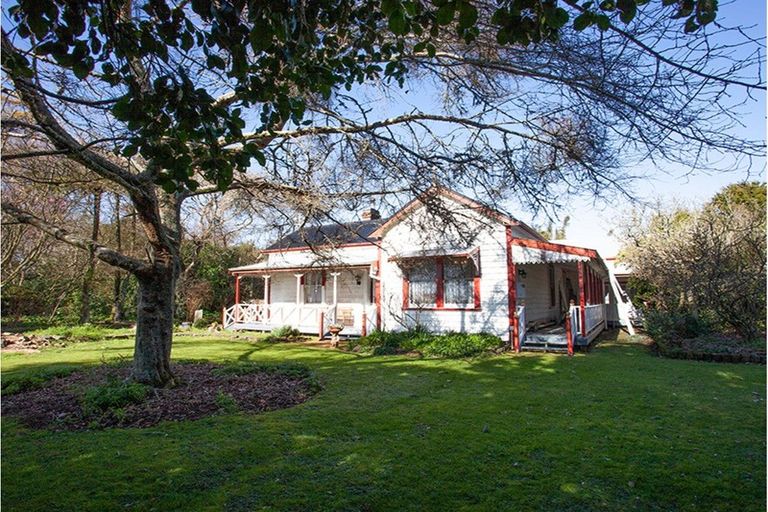 Photo of property in 6 Inland Road North, Tikorangi, Waitara, 4383