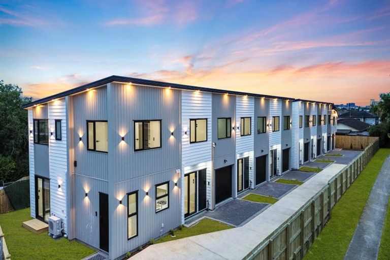 Photo of property in 1/73 Victoria Road, Papatoetoe, Auckland, 2025