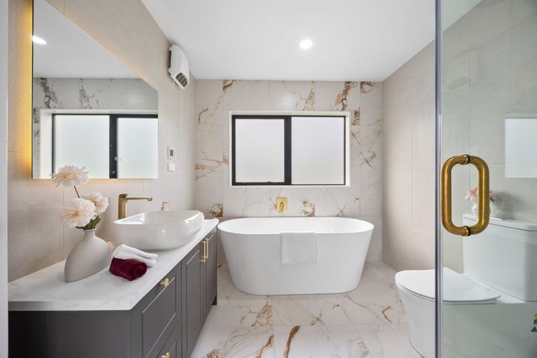 Photo of property in 35 Park Green Avenue, Rosehill, Papakura, 2113