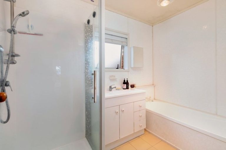 Photo of property in 2/171 Pigeon Mountain Road, Half Moon Bay, Auckland, 2012