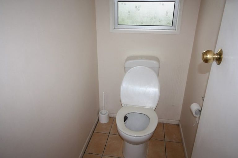 Photo of property in 27 Dunk Place, Milson, Palmerston North, 4414