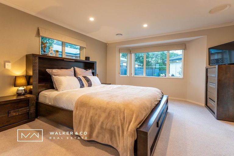 Photo of property in 28 Carlow Grove, Birchville, Upper Hutt, 5018