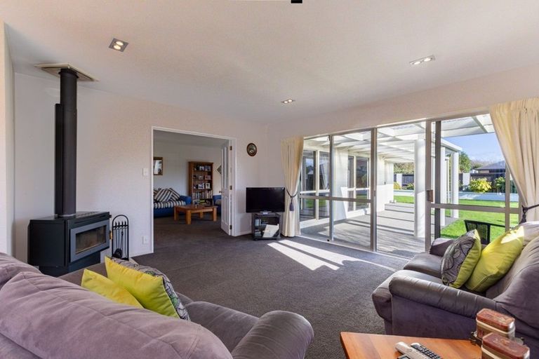 Photo of property in 2 Forest Drive, Parklands, Christchurch, 8083