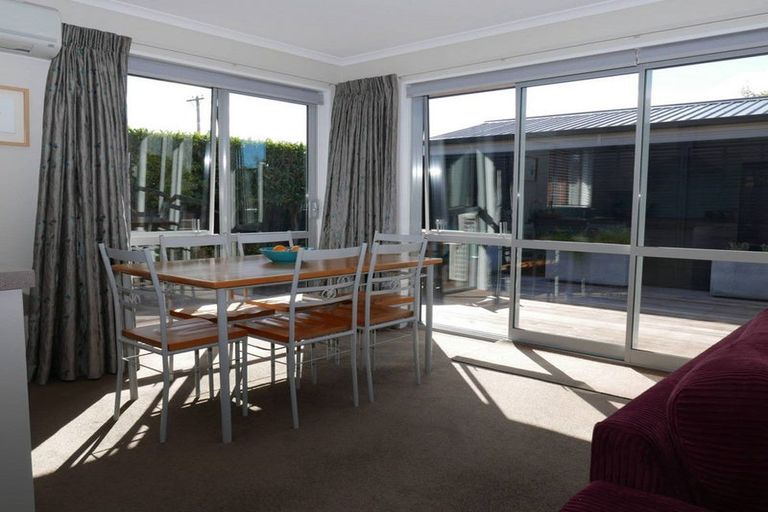 Photo of property in 118b Somerfield Street, Somerfield, Christchurch, 8024