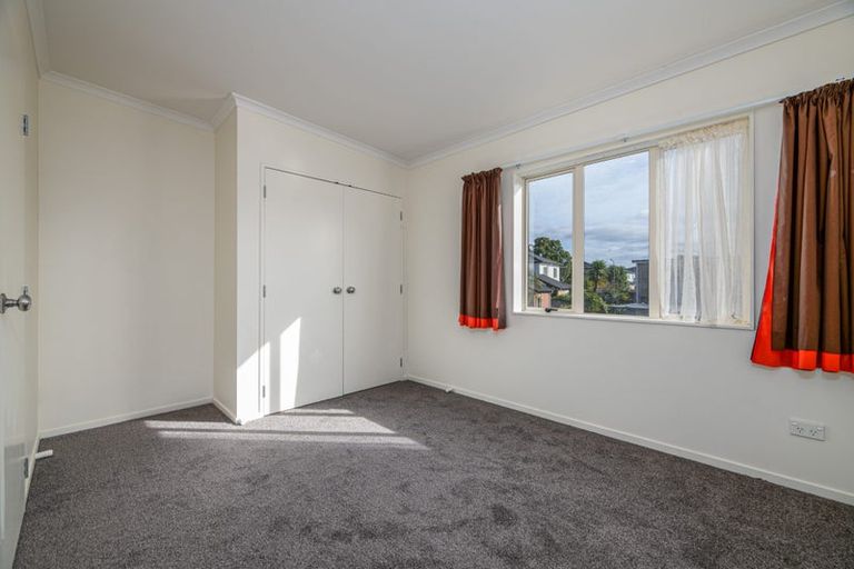 Photo of property in 10 Rosandich Drive, Sunnyvale, Auckland, 0612