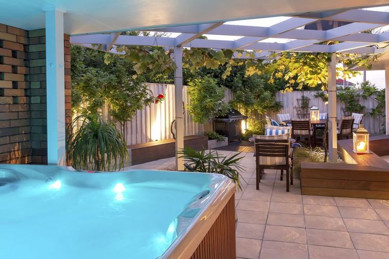 Photo of property in 75 Oliver Road, Eastern Beach, Auckland, 2012