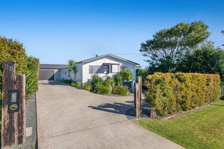 Photo of property in 88 Tiri Road, Tindalls Beach, Whangaparaoa, 0930
