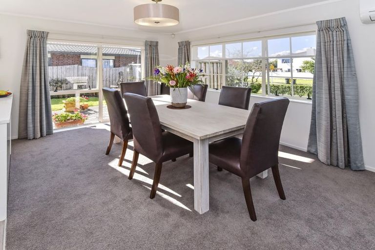 Photo of property in 1 Tolvah Place, Wattle Downs, Auckland, 2103