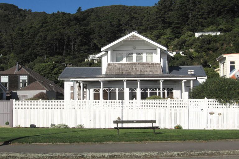 Photo of property in 29 Marine Parade, Eastbourne, Lower Hutt, 5013