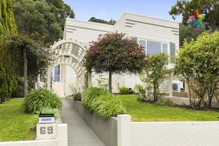 Photo of property in 69 Norton Park Avenue, Fairfield, Lower Hutt, 5011
