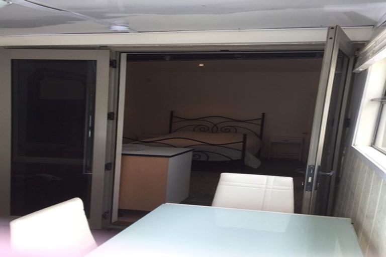 Photo of property in 19 Oakford Park Crescent, Greenhithe, Auckland, 0632