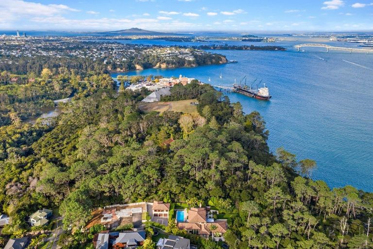 Photo of property in 137 Onetaunga Road, Chatswood, Auckland, 0626