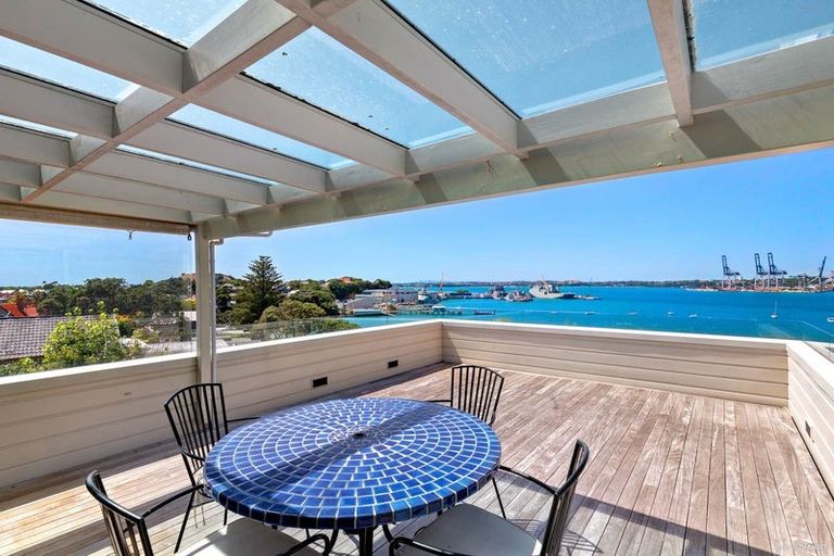 Photo of property in 23d Stanley Point Road, Stanley Point, Auckland, 0624