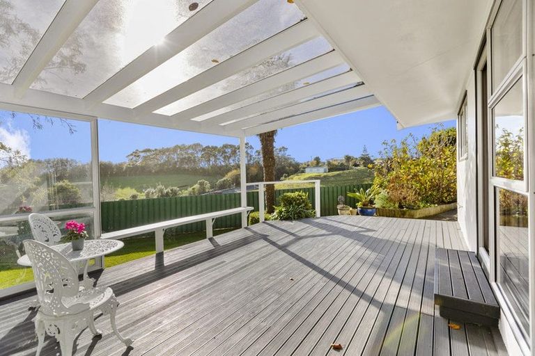 Photo of property in 24a Saint Ives Grove, Whalers Gate, New Plymouth, 4310