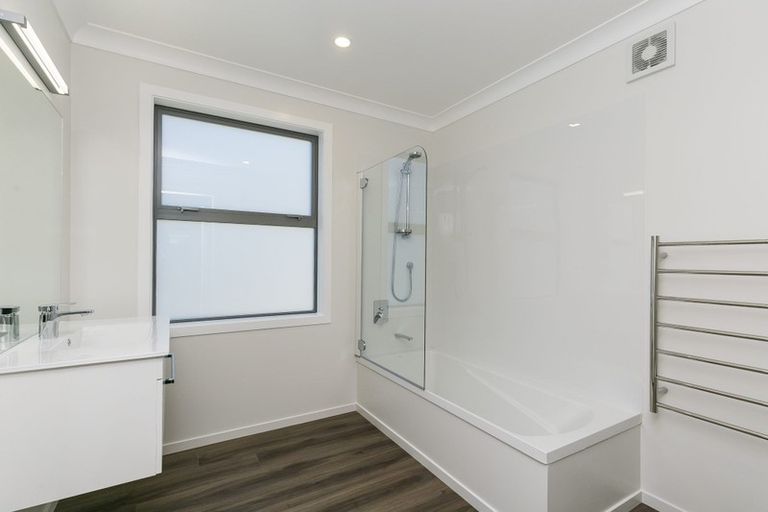 Photo of property in 1 Rarangi Way, Owhiro Bay, Wellington, 6023