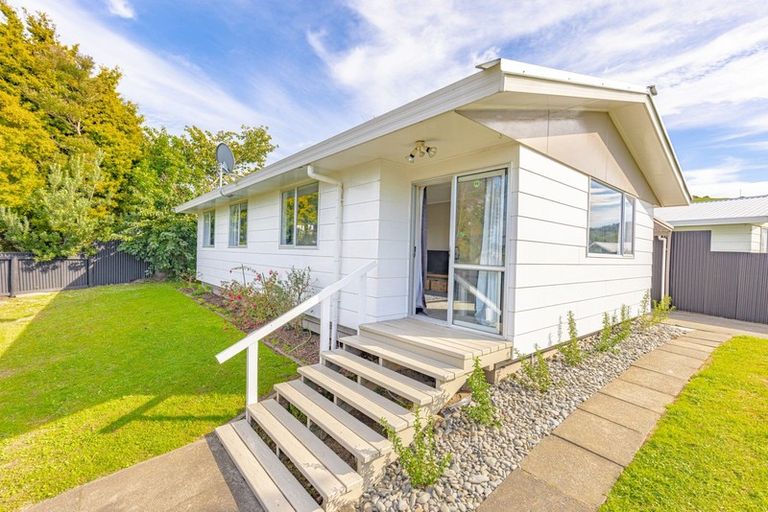 Photo of property in 2 Cypress Place, Aramoho, Whanganui, 4500