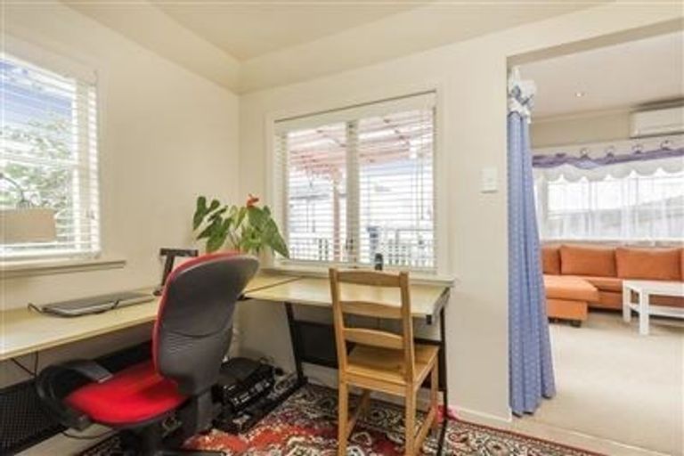 Photo of property in 1/27 Rosedale Road, Pinehill, Auckland, 0632