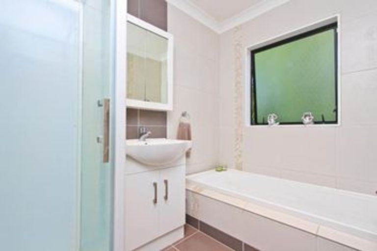 Photo of property in 2/13 Sunburst Lane, Torbay, Auckland, 0630