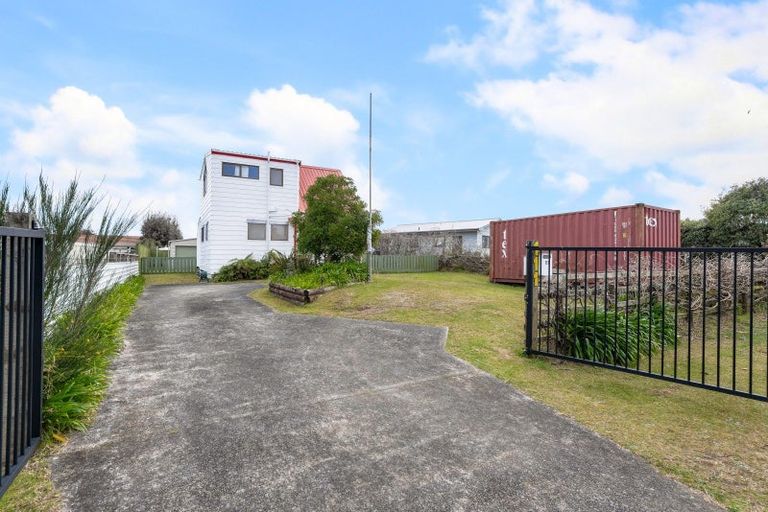 Photo of property in 111 Weka Street, Whangamata, 3620