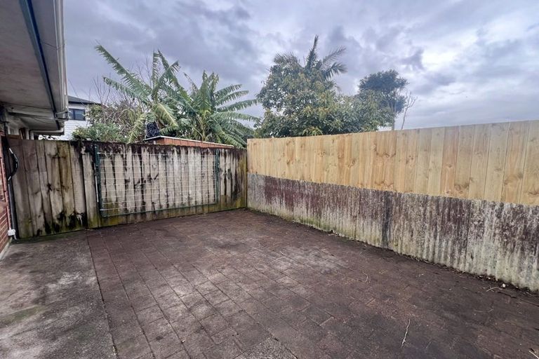 Photo of property in 4/8 Winspear Place, Manukau, Auckland, 2025