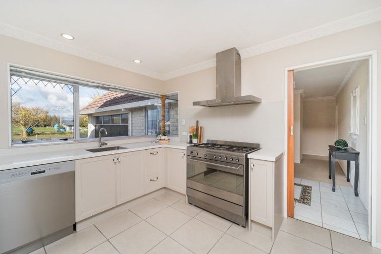 Photo of property in 126 John F Kennedy Drive, Milson, Palmerston North, 4414