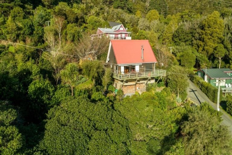 Photo of property in 3904 Kenepuru Road, Black Rock, Picton, 7282