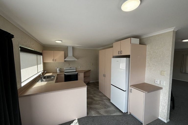 Photo of property in 2/219 Mangorei Road, Merrilands, New Plymouth, 4312