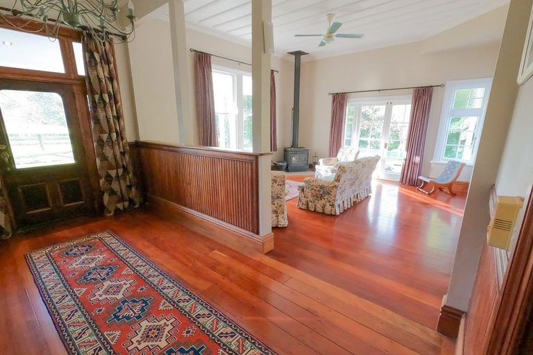 Photo of property in 365 Corbett Road, Paraite, New Plymouth, 4373