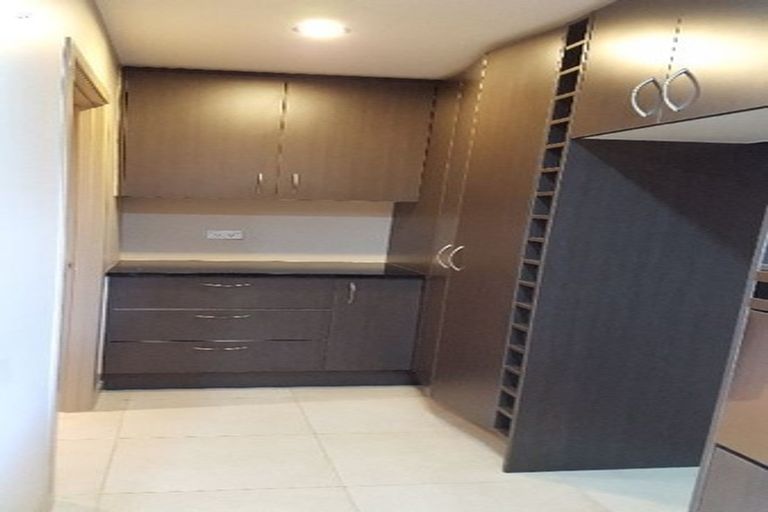 Photo of property in 112 Forrest Hill Road, Forrest Hill, Auckland, 0620