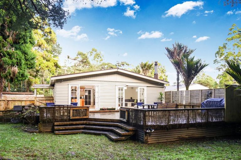 Photo of property in 68 Waima Crescent, Titirangi, Auckland, 0604