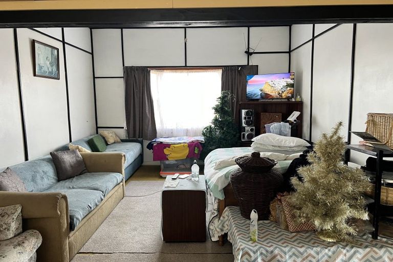 Photo of property in 42 Tennyson Street, Dannevirke, 4930