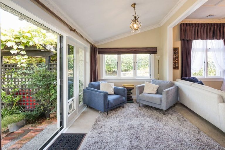 Photo of property in 10 Milverton Avenue, Hokowhitu, Palmerston North, 4410