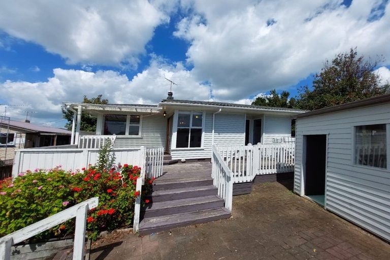 Photo of property in 5 Mccracken Road, Mount Wellington, Auckland, 1060