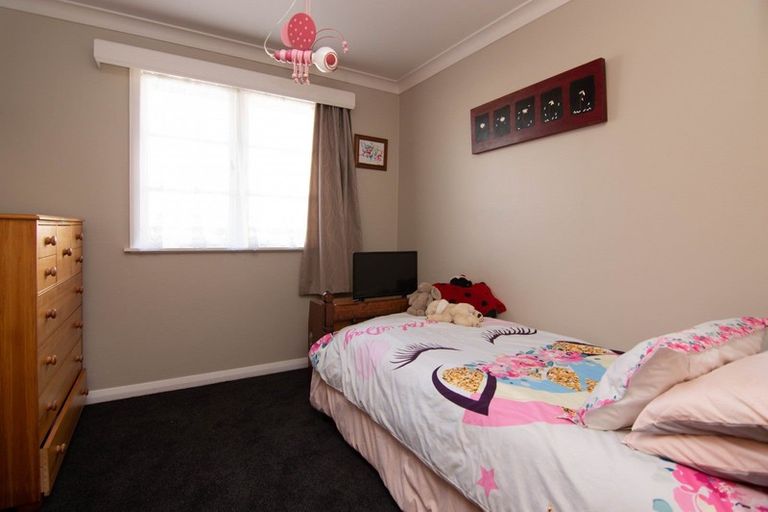 Photo of property in 75 Botanical Road, Takaro, Palmerston North, 4412