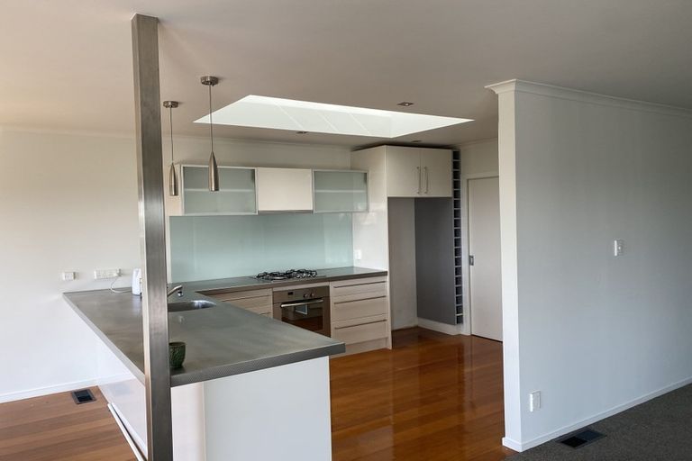 Photo of property in 39 Tawini Road, Titirangi, Auckland, 0604