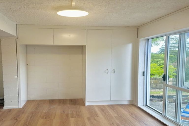 Photo of property in 2/59 Pupuke Road, Birkenhead, Auckland, 0627