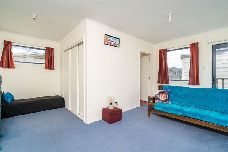 Photo of property in 102 Johnson Street, Milton, 9220