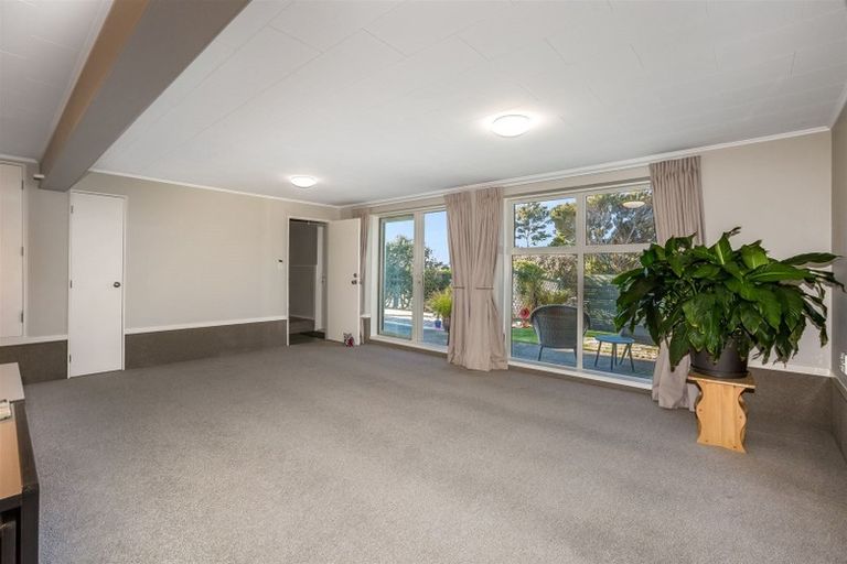 Photo of property in 6 Langwell Place, Papakowhai, Porirua, 5024