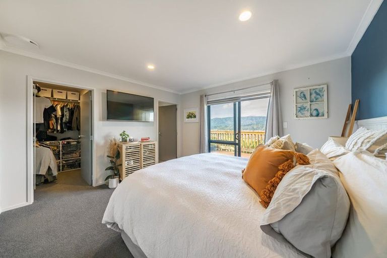 Photo of property in 23 Percy Kinsman Crescent, Riverstone Terraces, Upper Hutt, 5018