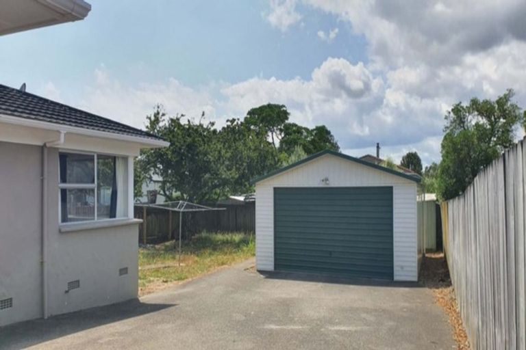 Photo of property in 98 Botany Road, Botany Downs, Auckland, 2010