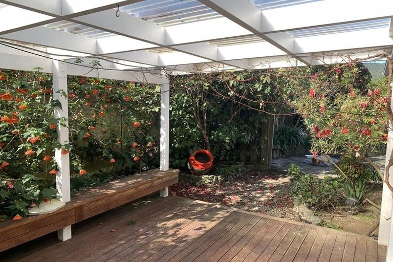 Photo of property in 5 Windsor Avenue, Waikanae, 5036