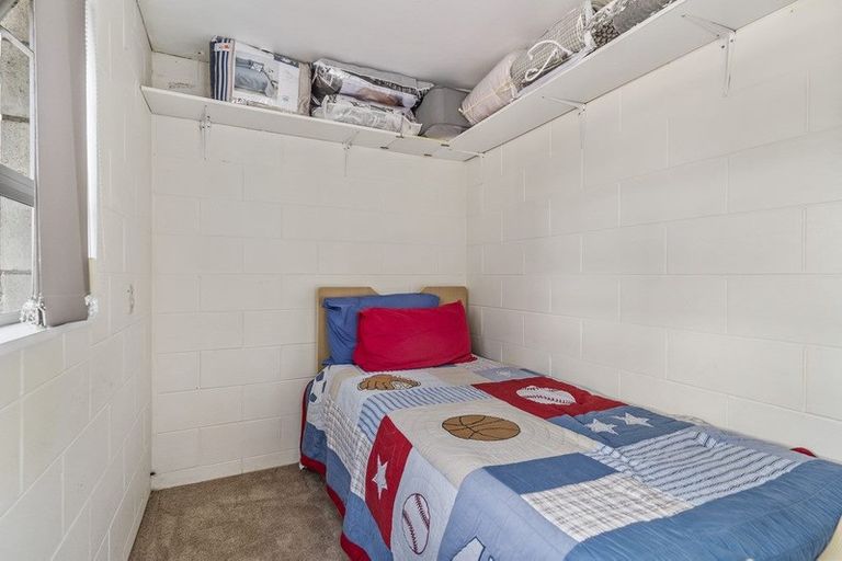 Photo of property in 18 Kohinoor Avenue, Mangere, Auckland, 2022