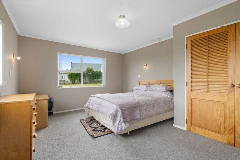 Photo of property in 16 Ryder Crescent, Levin, 5510