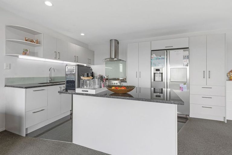 Photo of property in 147a Hobsonville Road, West Harbour, Auckland, 0618