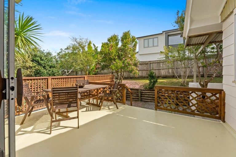 Photo of property in 1/56 Lavery Place, Sunnynook, Auckland, 0632