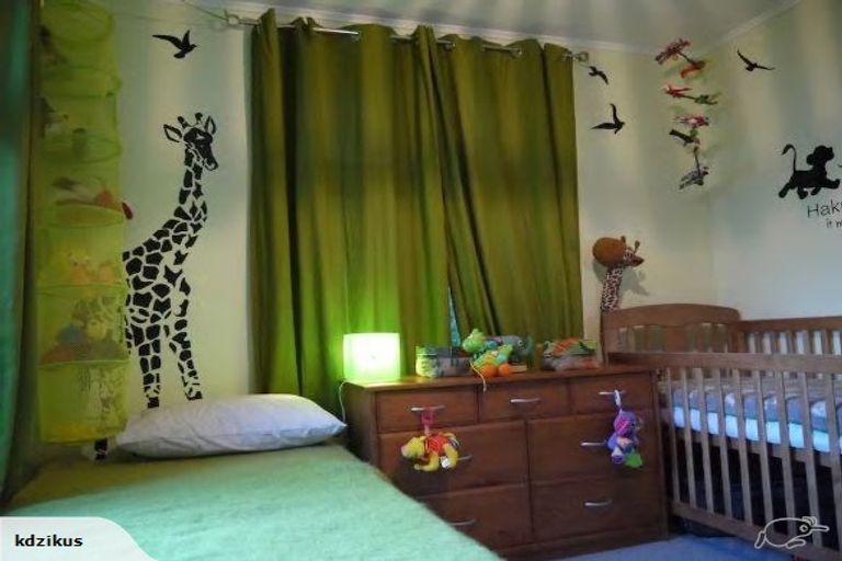 Photo of property in 28 Porterfield Street, Macandrew Bay, Dunedin, 9014