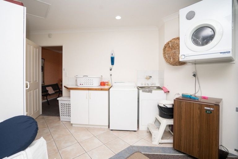 Photo of property in 9 Royal Heights, Glen Avon, New Plymouth, 4312