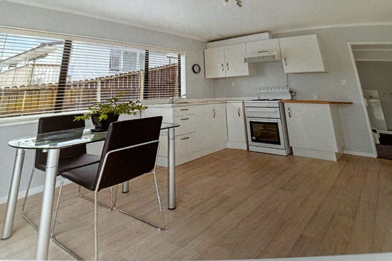 Photo of property in 64 Trias Road, Totara Vale, Auckland, 0629