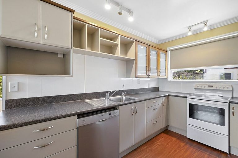 Photo of property in 16c Te Mete Terrace, Merrilands, New Plymouth, 4312